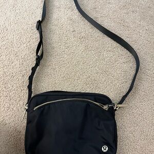 Lululemon city adventurer bag in black